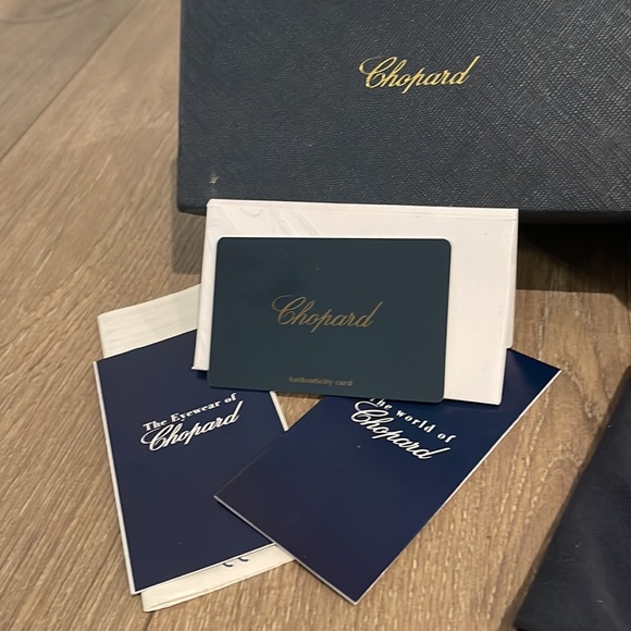 Chopard  Elegant sunglasses. Used in very Good condition. - Picture 4 of 8